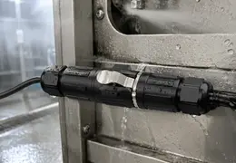 食品厂清洗设备为什么更考验防水连接器?从现场故障看EW-LP20选型要点